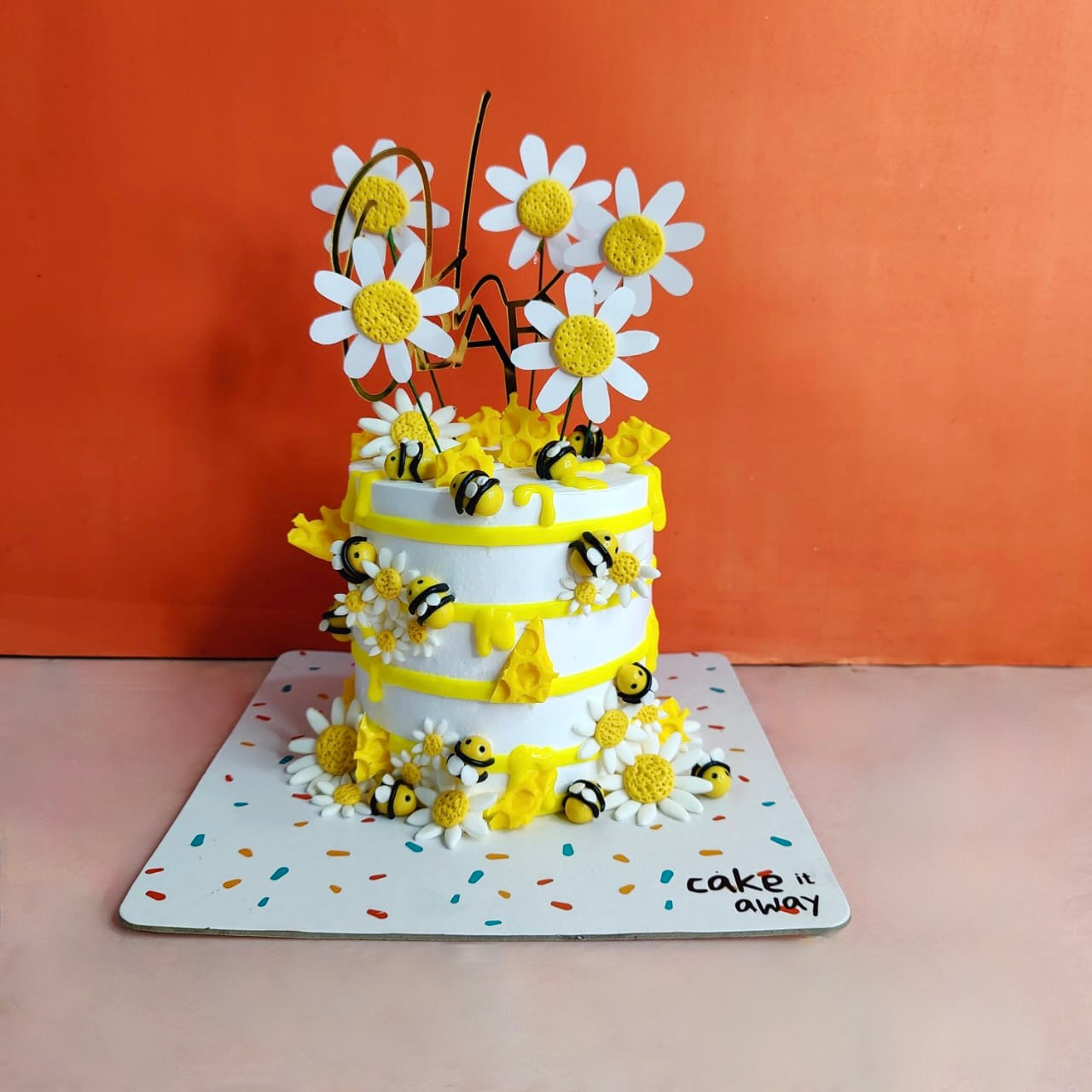 Bee Cake Single Tier