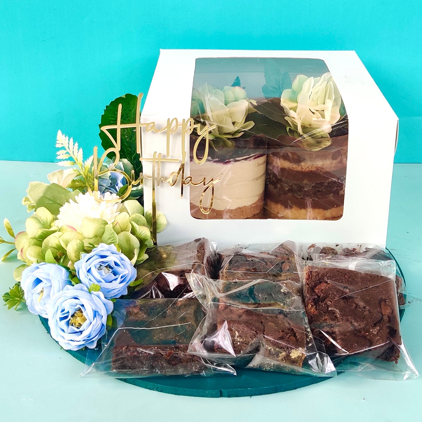 Mini Cakes Hamper